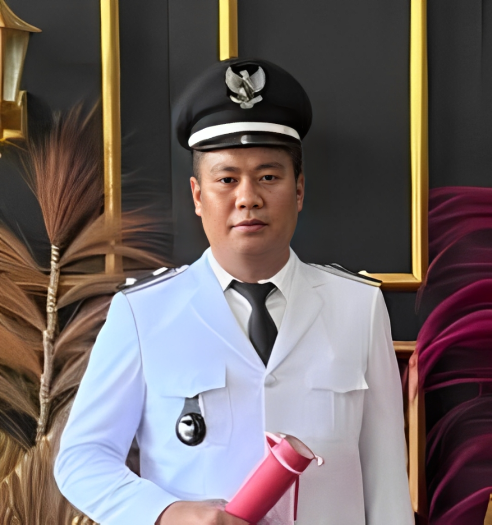 Kepala Desa Winangun Atas